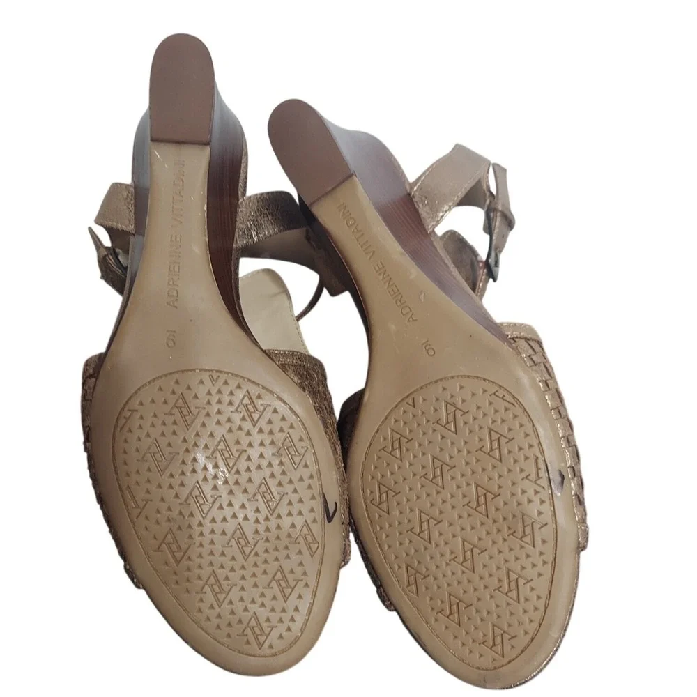 Adrienne Vittadini Roseanne Rose Gold Metallic Woven Wedge Sandals Womens 9 NEW